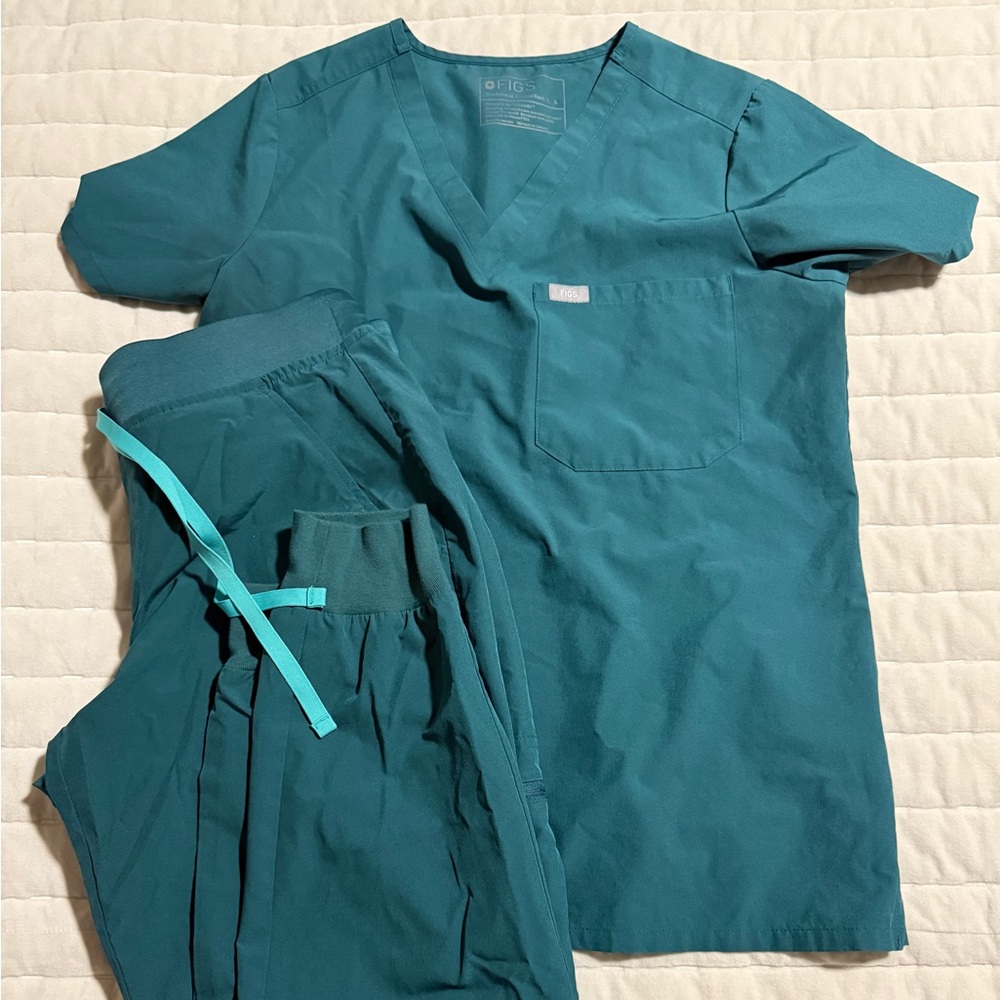Figs Scrub Set